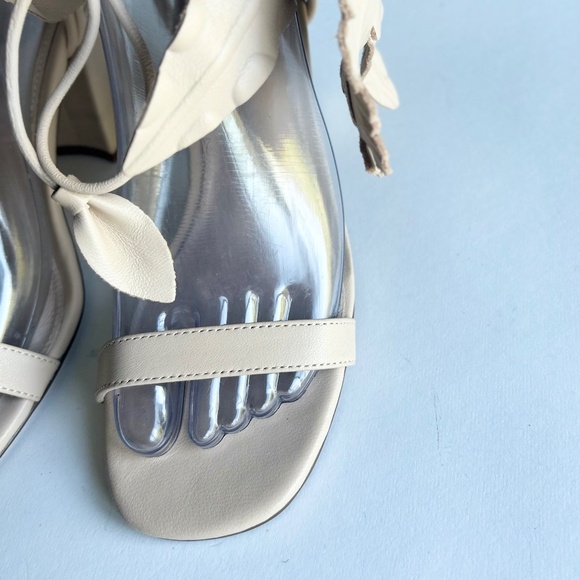 Cecelia Cream Leather Flower Ankle Strap Slingbacks size 6.5 - Picture 7 of 15